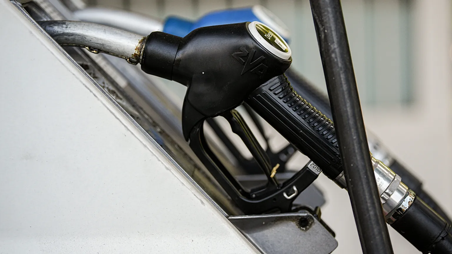 Caro carburanti Assoesercenti fino a 3.000 euro in più per il commercio e quasi 20.000 per un mezzo pesante